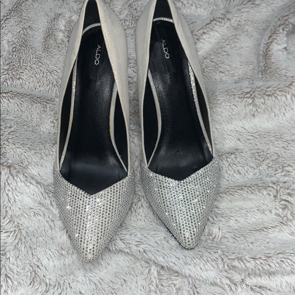 Beautiful ALDO pumps worn once to a wedding